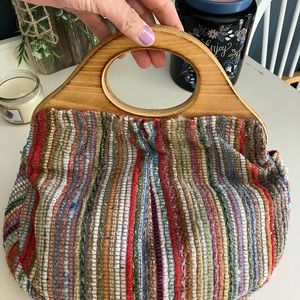 Vintage 70s-80s Purse with wooden handles.
